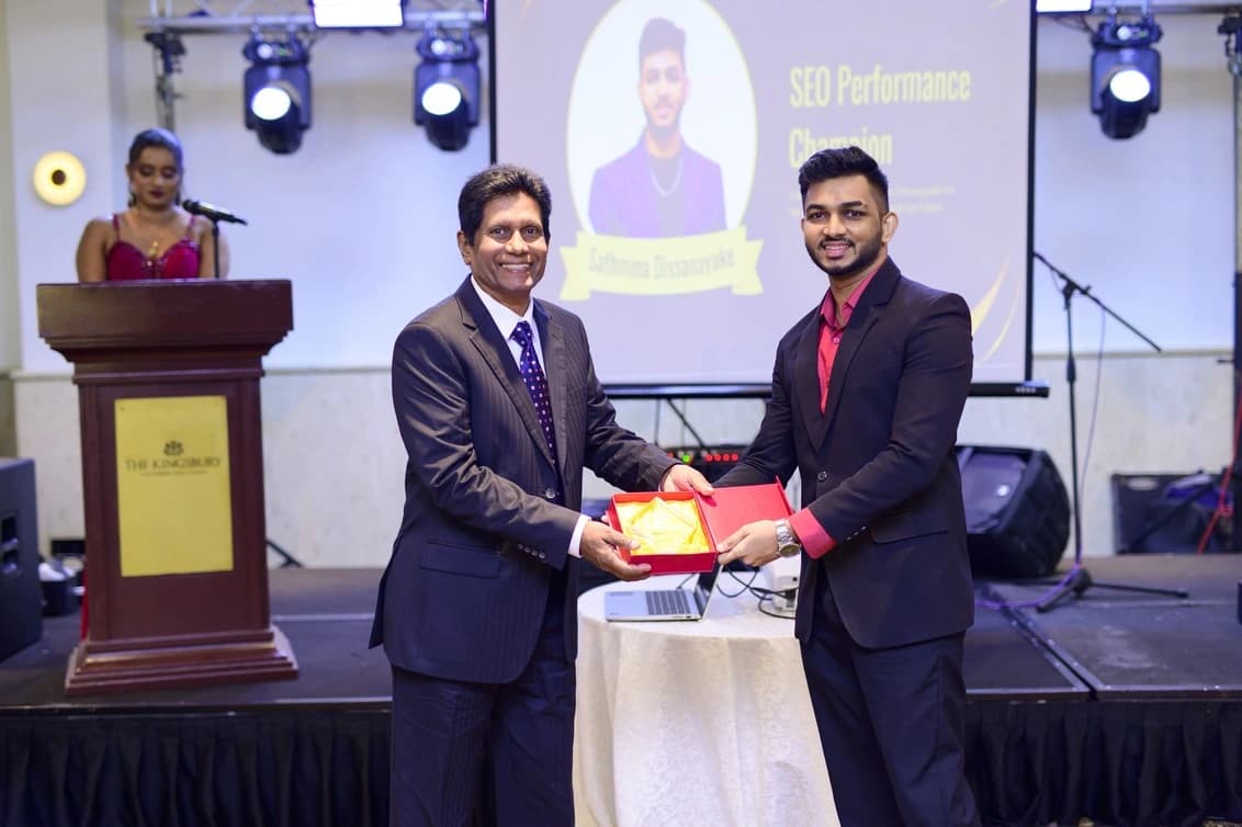 Award-winning SEO Consultant Sathmina Dissanayake at the CarePolicy 2025 Gala Night.